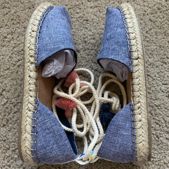 Brand New Toms - Picture 4 of 13